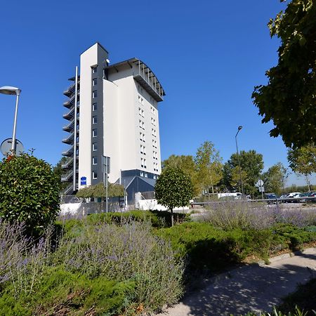 Kyriad Hotel Lyon Givors Buitenkant foto