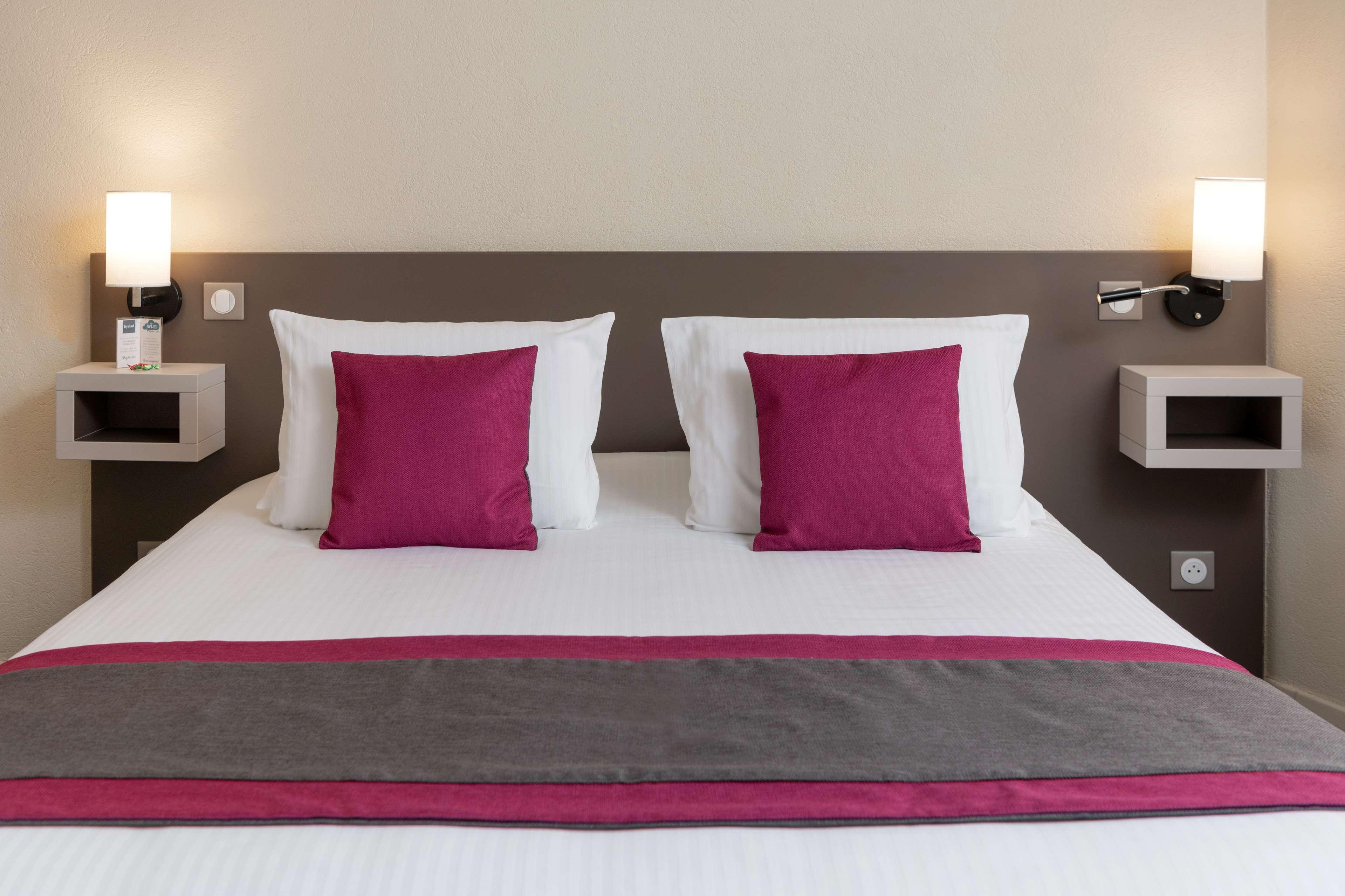 Kyriad Hotel Lyon Givors Buitenkant foto