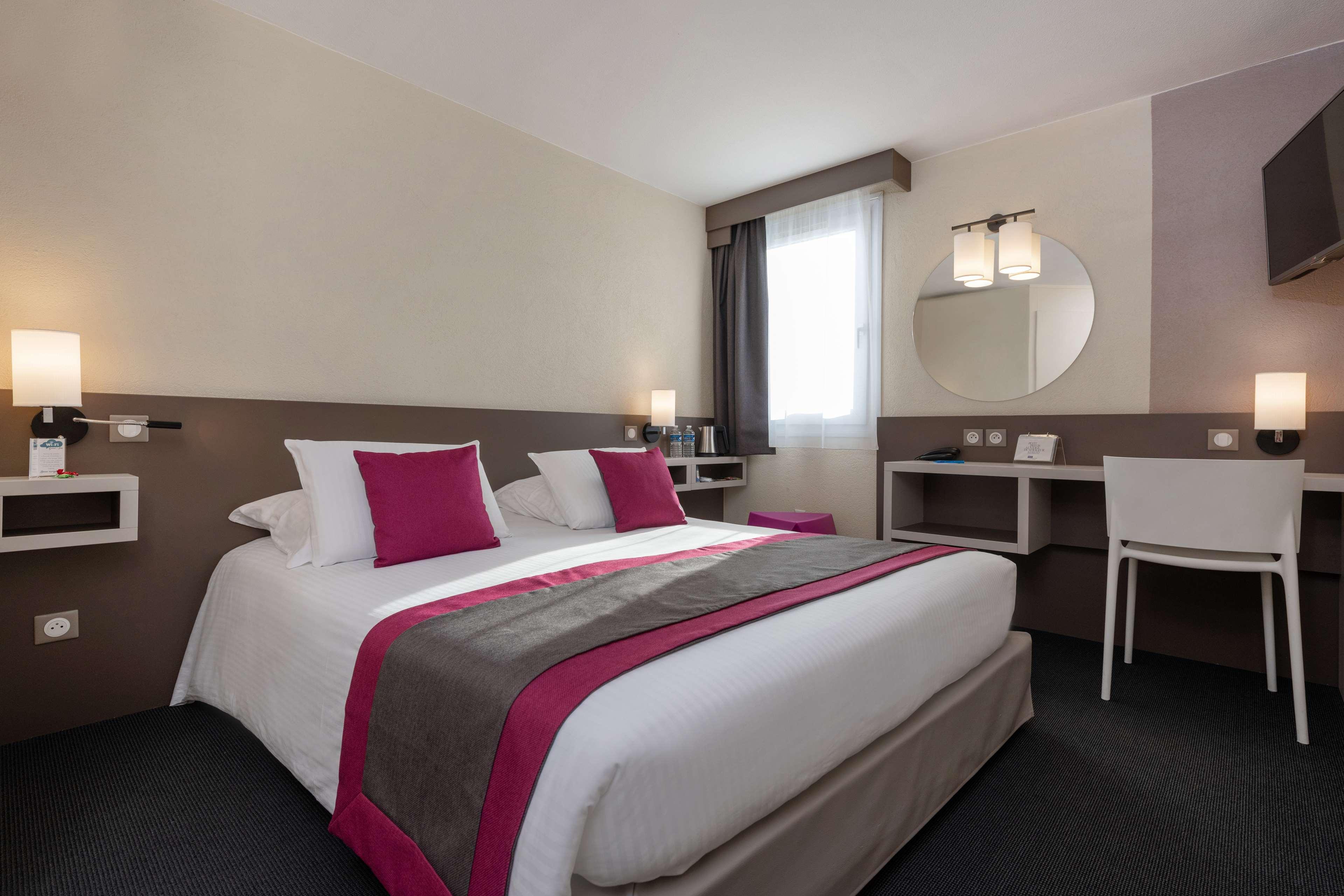 Kyriad Hotel Lyon Givors Buitenkant foto