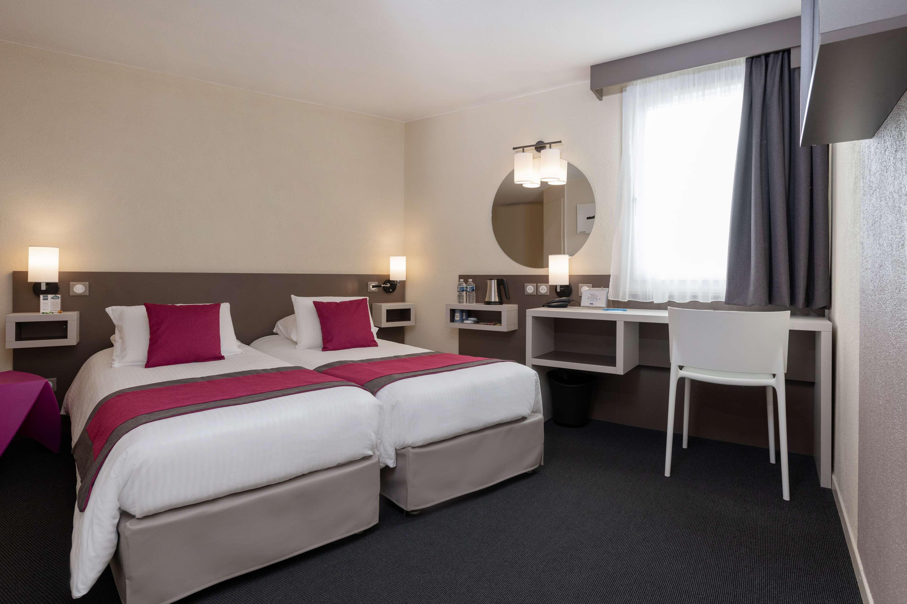 Kyriad Hotel Lyon Givors Buitenkant foto