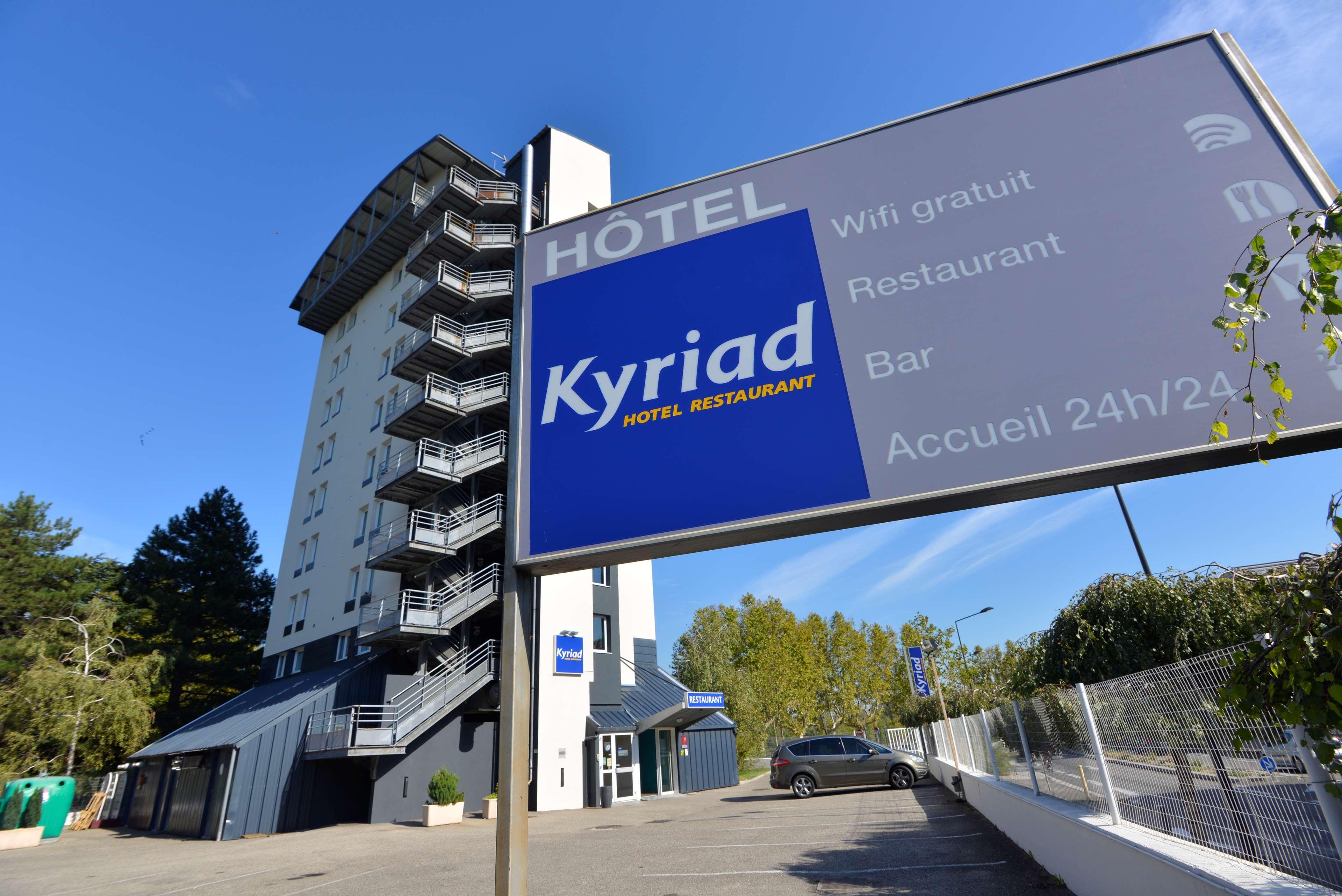 Kyriad Hotel Lyon Givors Buitenkant foto