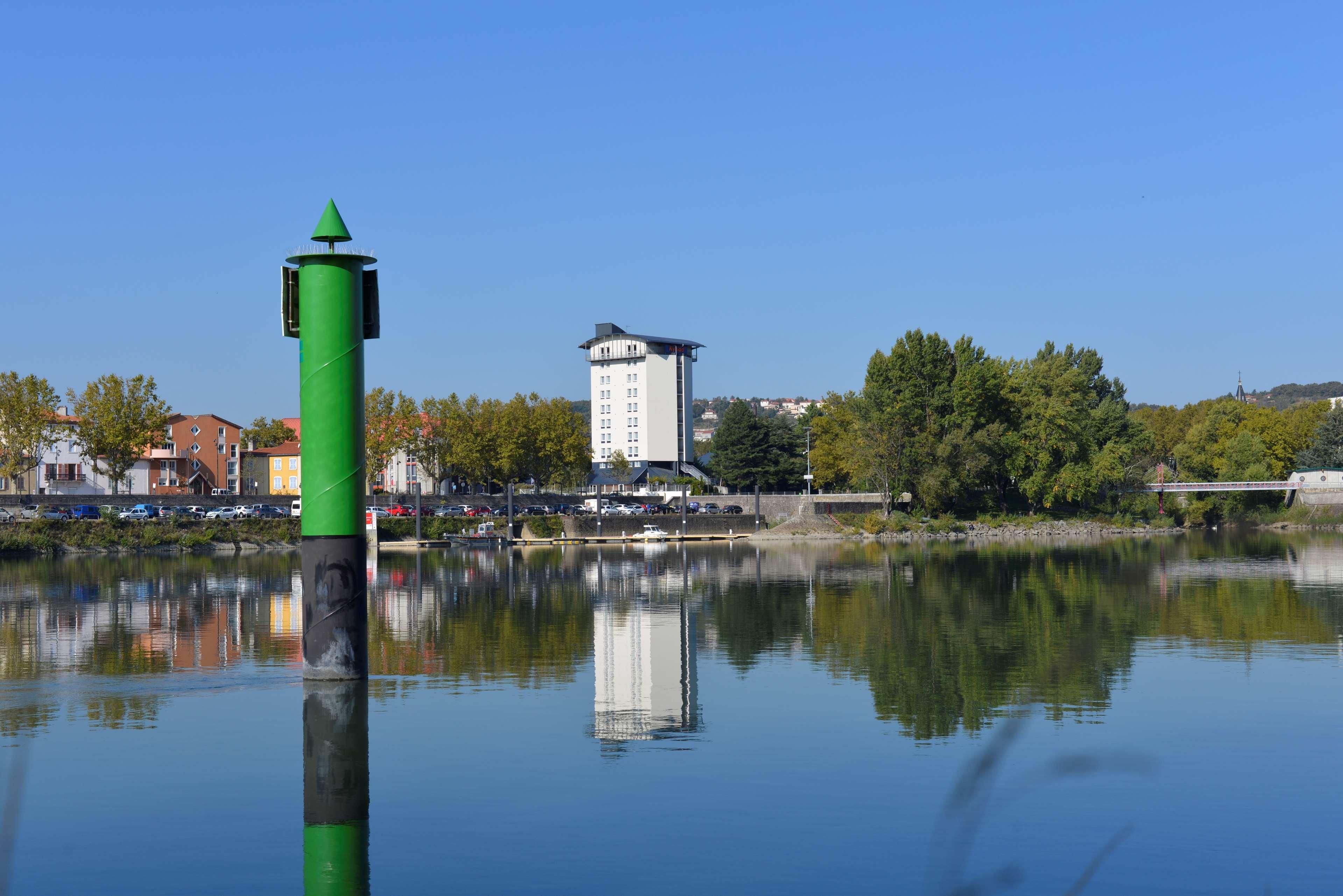 Kyriad Hotel Lyon Givors Buitenkant foto