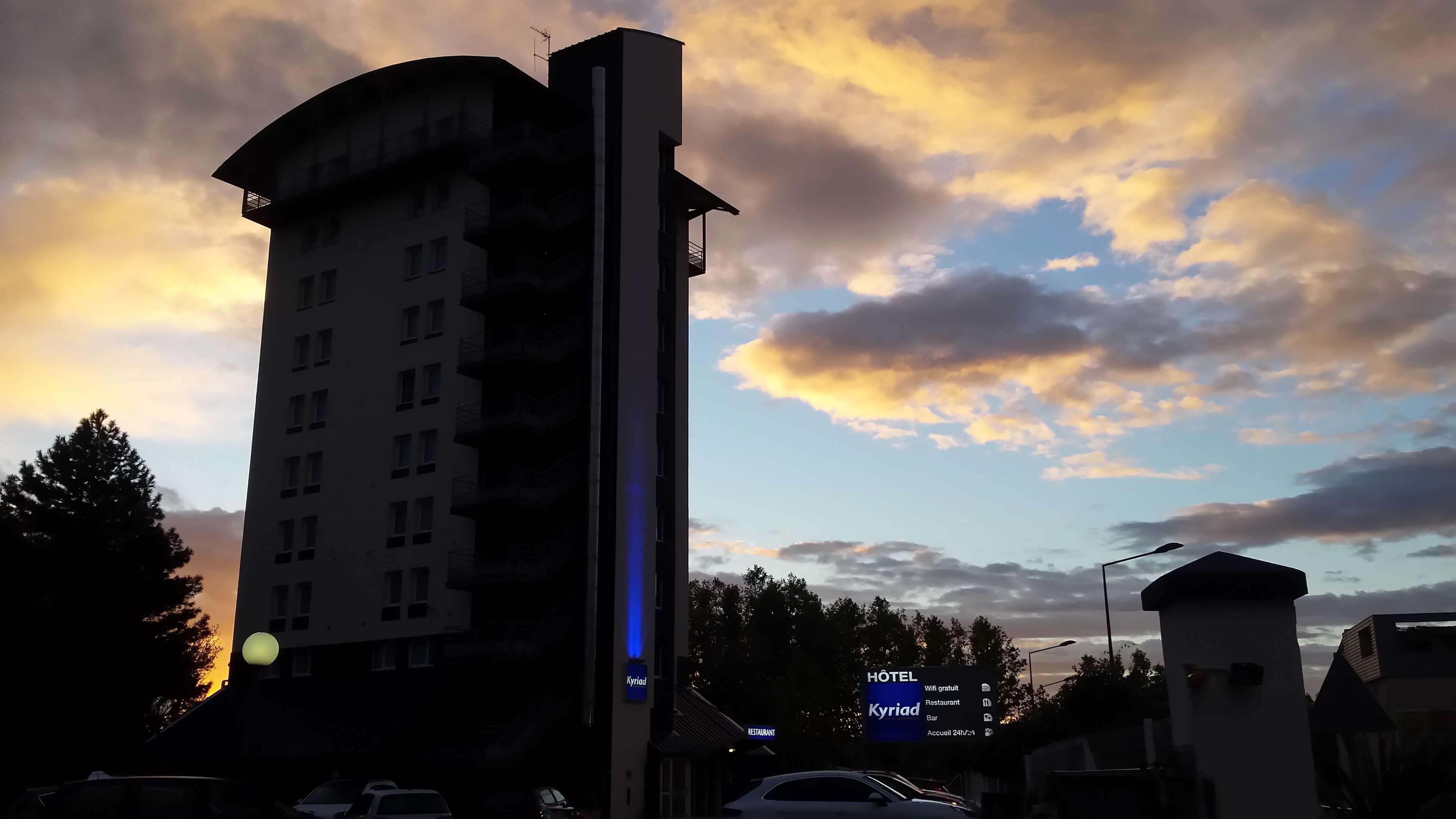 Kyriad Hotel Lyon Givors Buitenkant foto