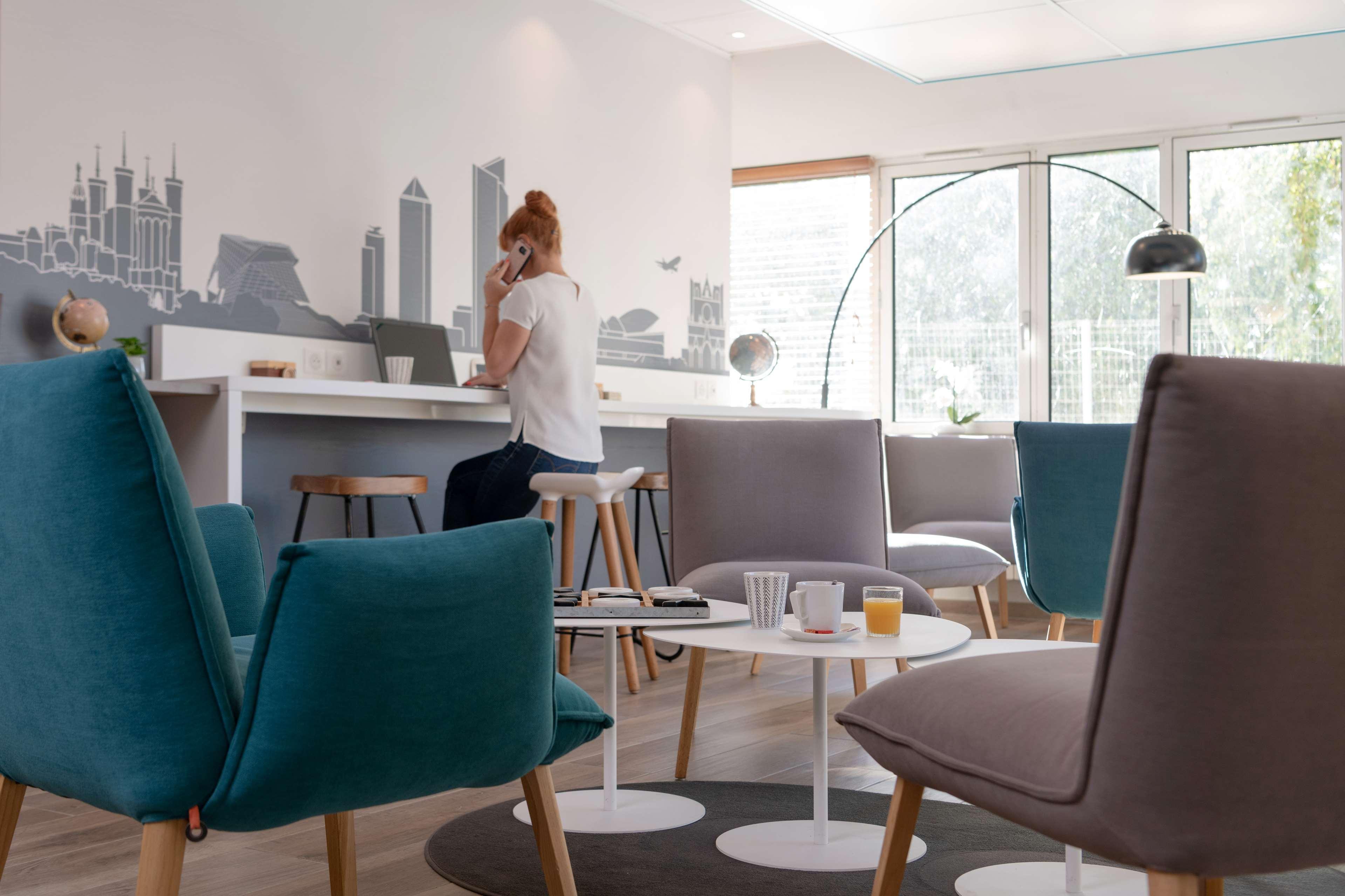 Kyriad Hotel Lyon Givors Buitenkant foto