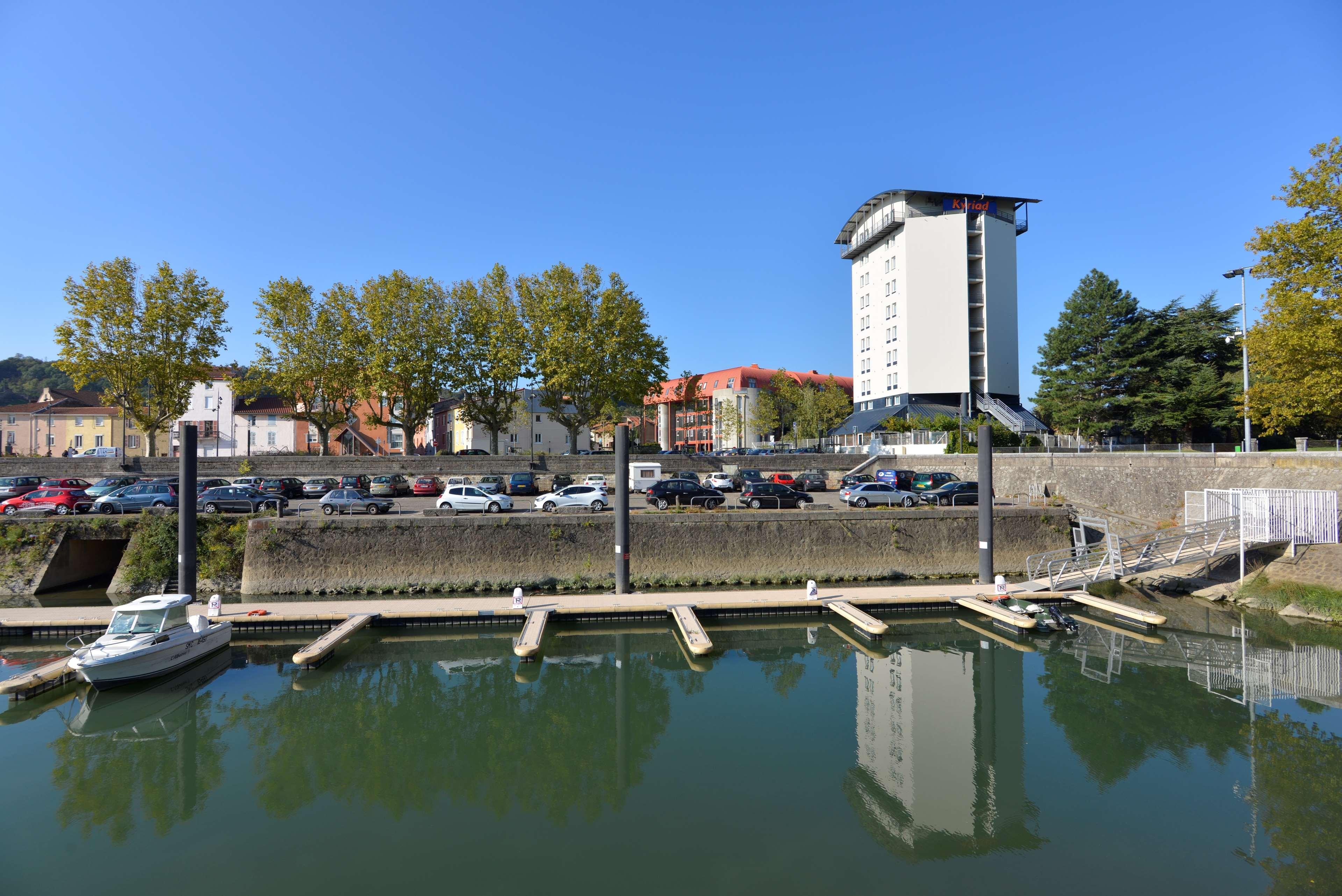 Kyriad Hotel Lyon Givors Buitenkant foto