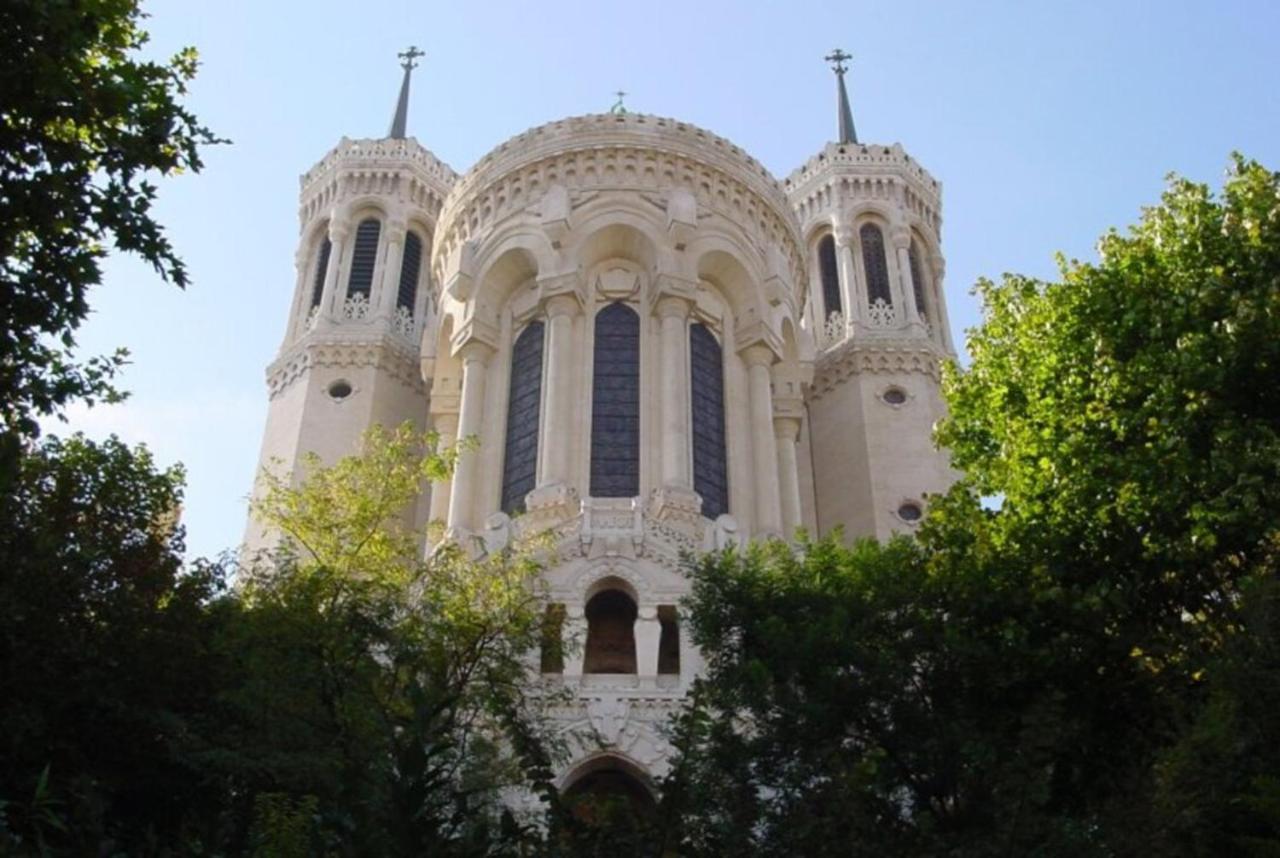 Kyriad Hotel Lyon Givors Buitenkant foto
